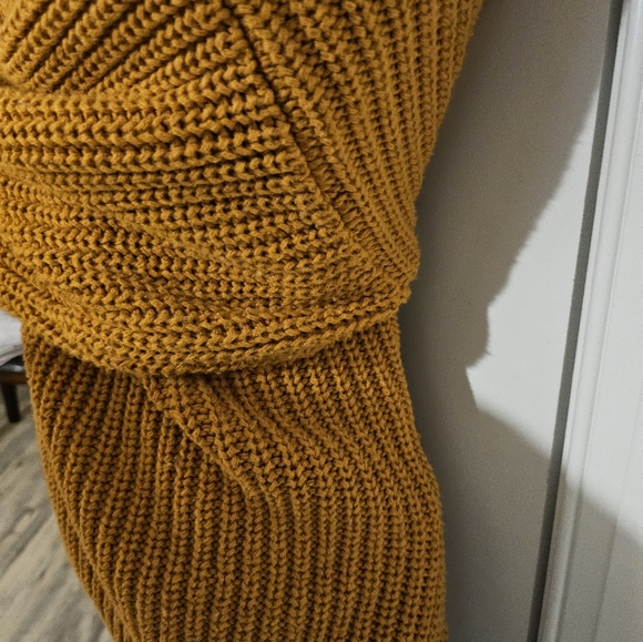 Chunky ribbed crew neck sweater - Picture 7 of 7